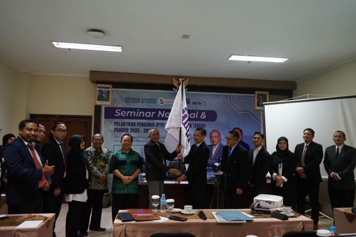 PELANTIKAN PENGURUS IPTPI WILAYAH JAWA TENGAH